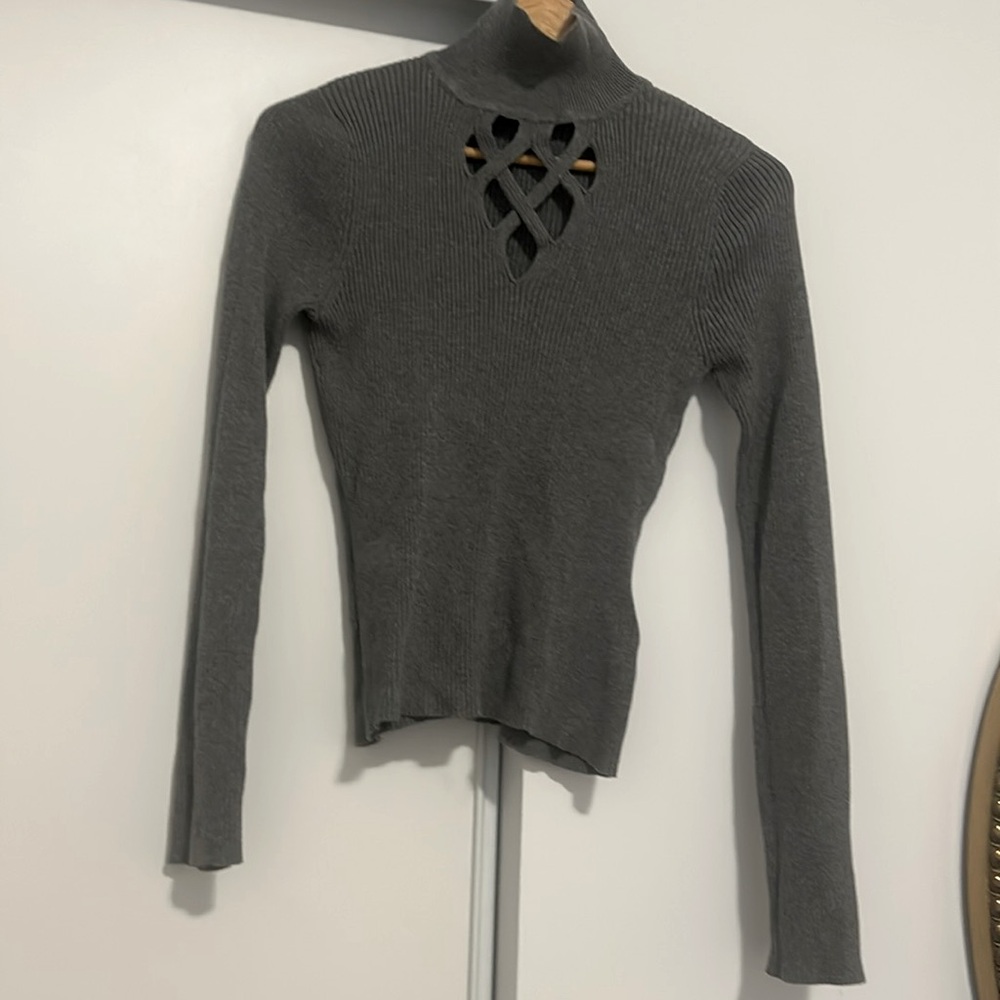 Elegant grey cotton cutoff turtle neck sweater size M